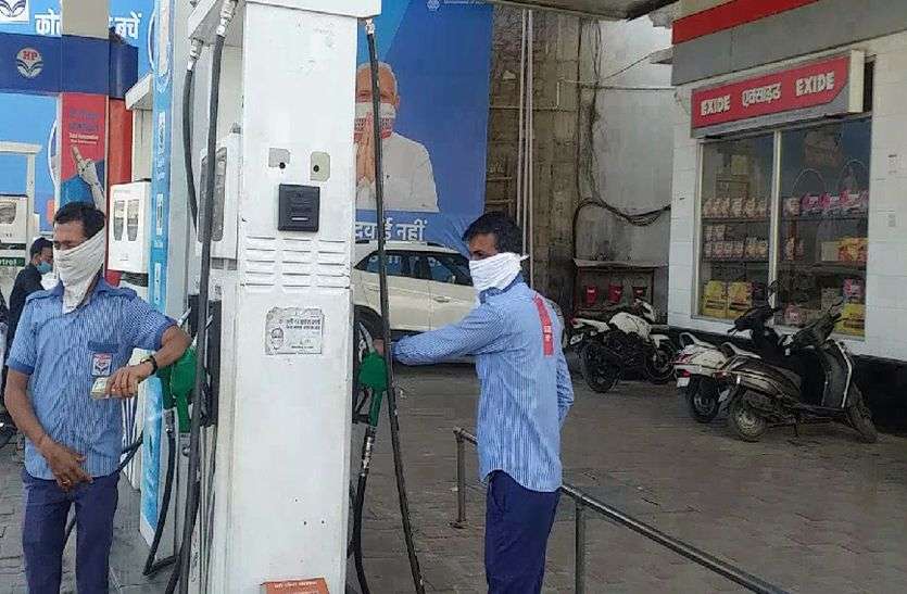 दम निकाल रहा तेल, खाने का डबल सैंचुरी की ओर, पेट्रोल को 100 को पार करने की जल्दी दम निकाल रहा तेल, खाने का डबल सैंचुरी की ओर, पेट्रोल को 100 को पार करने की जल्दी