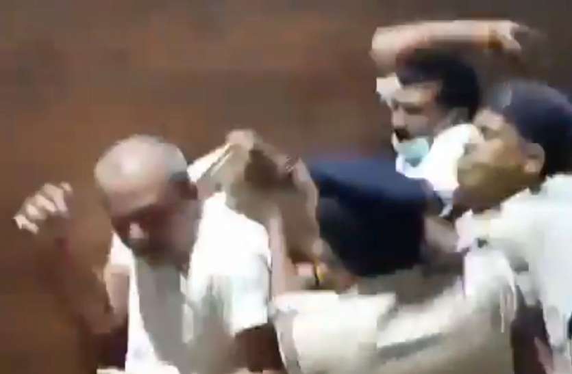 Bihar Assembly uproar बिहार विधानसभा मामले को लेकर राहुल और प्रियंका ने एनडीए पर साधा निशाना, कही इतनी बड़ी बात