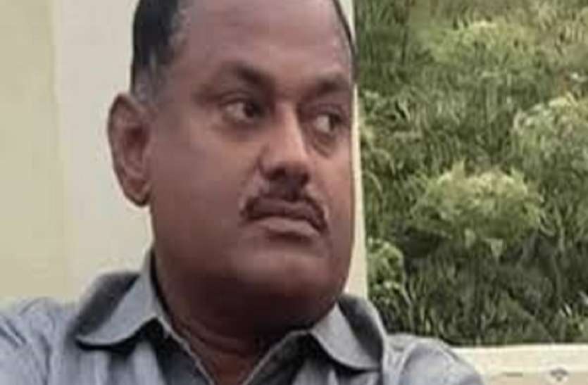 मरने के बाद भी विकास दुबे आवास अपील समिति का है सदस्य, इस तरह हुआ इसका खुलासा मरने के बाद भी विकास दुबे आवास अपील समिति का है सदस्य, इस तरह हुआ इसका खुलासा