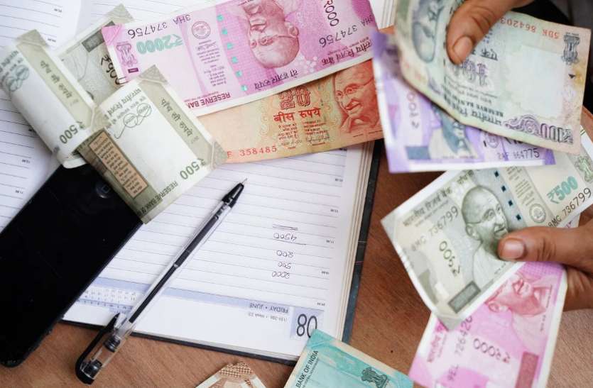indian_currency_counting.jpg 31 मार्च 2021 तक जरूर कर लें ये पांच काम अन्यथा लग सकती है भारी पेनल्टी