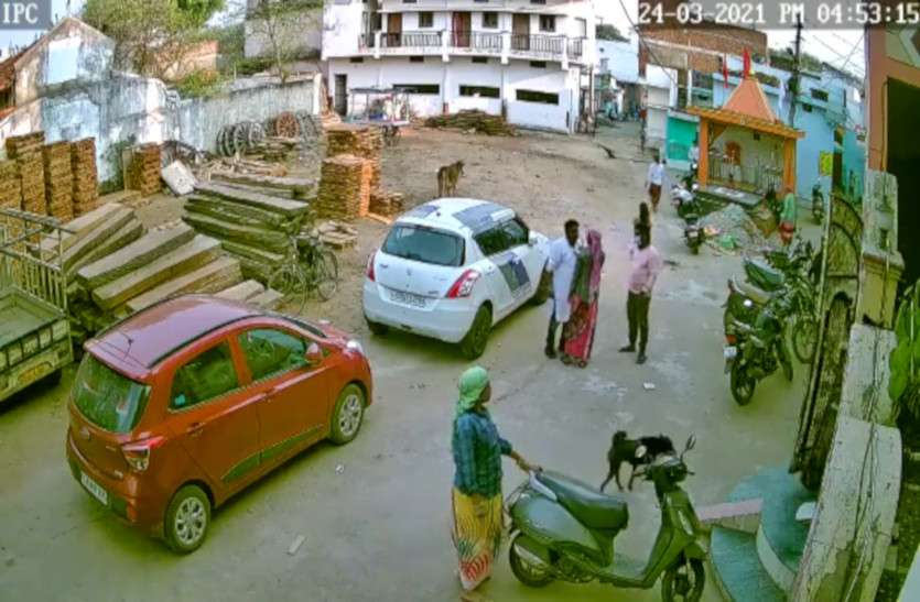 parshad_slapped_woman.jpg कांग्रेस पार्षद ने जड़ा महिला को थप्पड़, सीसीटीवी में कैद हुई वारदात, देखिए वीडियो