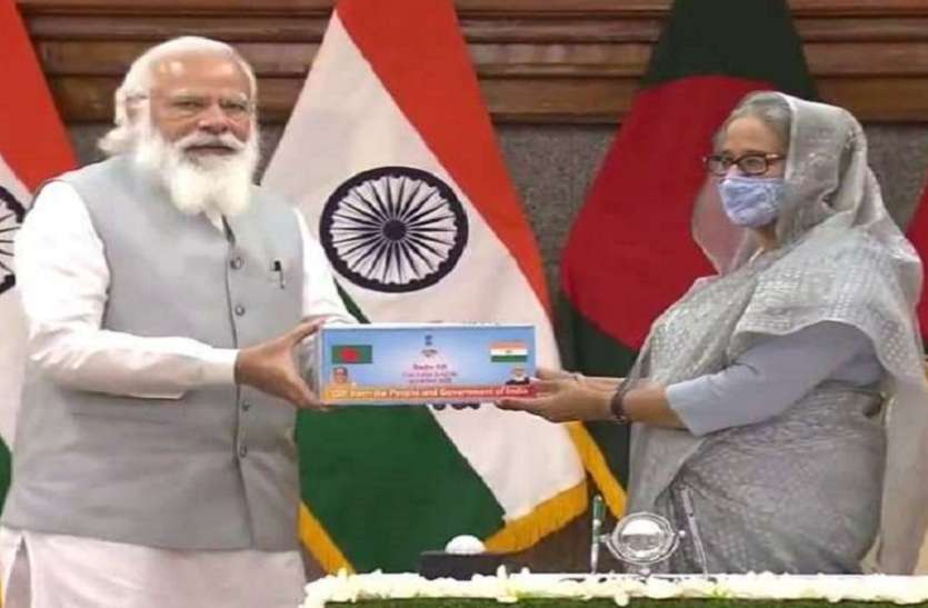 pm_modi_and_sheikh_hasina.jpg पीएम मोदी ने शेख हसीना को भेंट की कोरोना वैक्सीन की 12 लाख डोज, भारत-बांग्लादेश के बीच कई समझौते