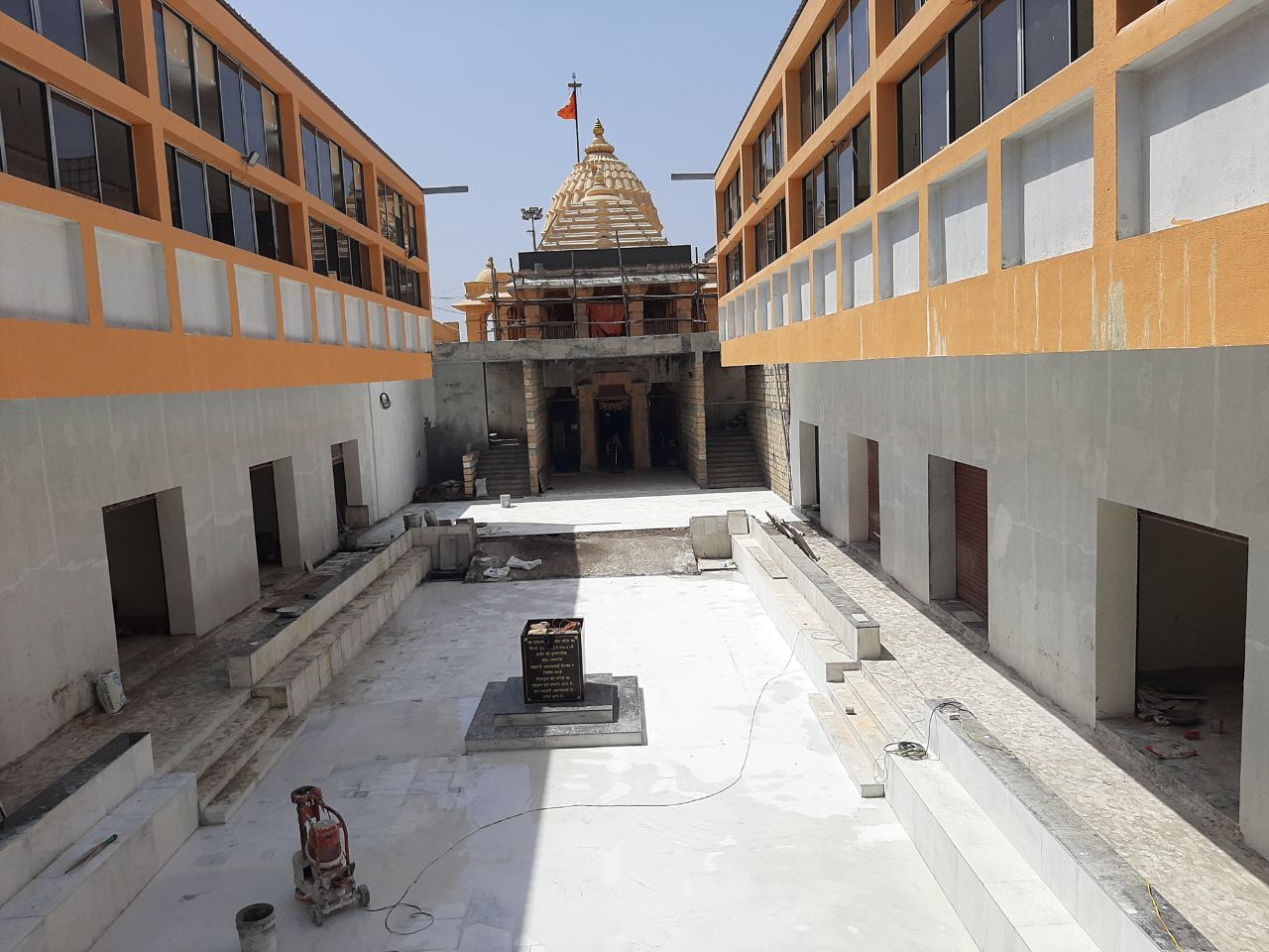 सोमनाथ के प्राचीन अहिल्याबाई मंदिर को मिला नया रंग-रूप