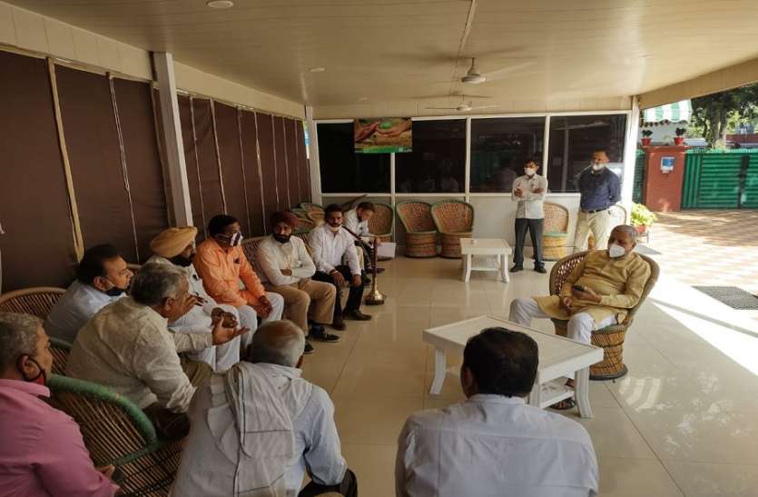किसान मिले कृषि मंत्री से किसान मिले कृषि मंत्री से