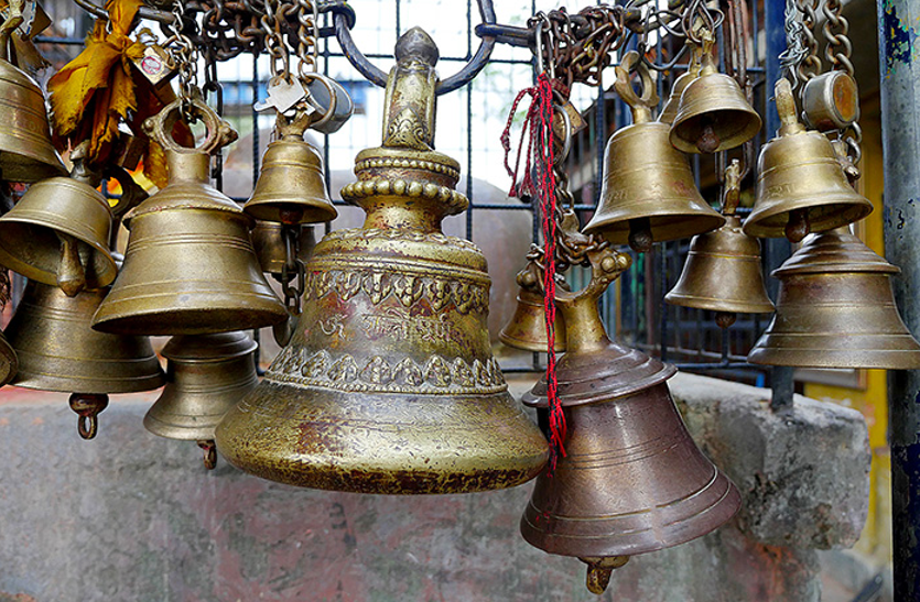 पाकिस्तान में 74 वर्ष पुराने हिंदू मंदिर में की गई तोड़फोड़ पाकिस्तान में 74 वर्ष पुराने हिंदू मंदिर में की गई तोड़फोड़