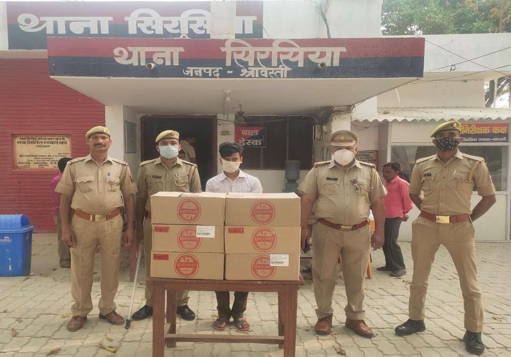 श्रावस्ती में शराब की बड़ी खेप बरामद, 9 पेटी से 221 केन बीयर जब्त