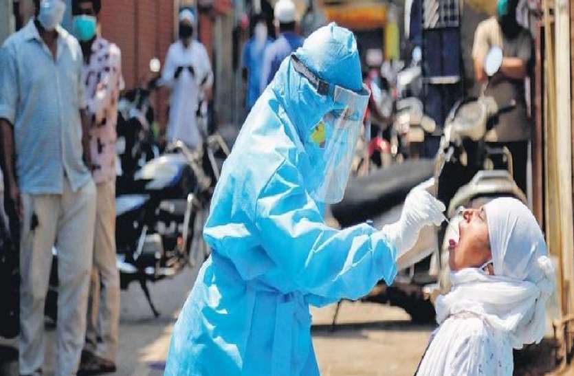 यूपी में तेजी से पैर पसार रहा कोरोना वायरस, बीते 24 घंटों के दौरान मिले 918 नए केस यूपी में तेजी से पैर पसार रहा कोरोना वायरस, बीते 24 घंटों के दौरान मिले 918 नए केस