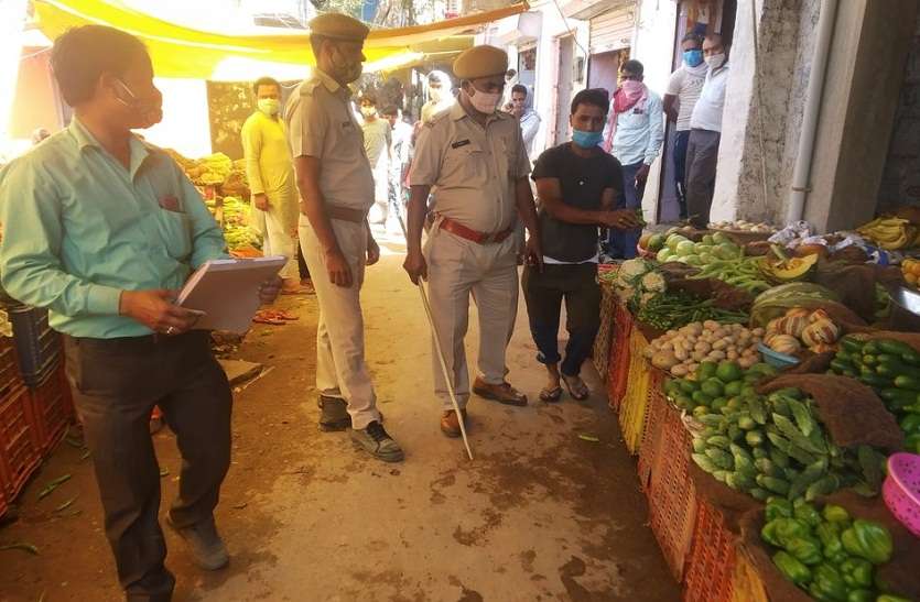 कोरोना एडवाइजरी की अवहेलना करने वालों पर कार्रवाई, 23 लोगों के काटे चालान कोरोना एडवाइजरी की अवहेलना करने वालों पर कार्रवाई, 23 लोगों के काटे चालान