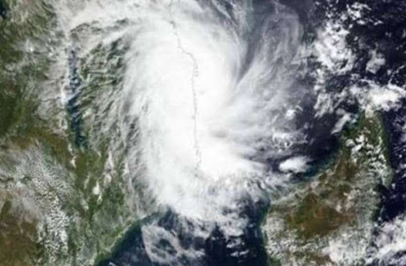 Cyclone alert in north andman Weather Forecast: चक्रवाती तूफान का मंडराया खतरा, यहां भारी बारिश के बीच तेज हवाएं चलने के आसार