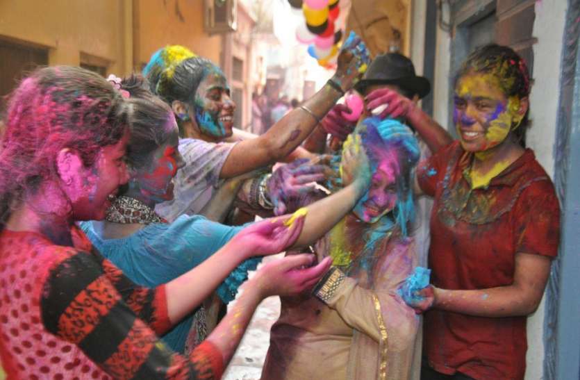 पारम्परिक फाग बैठकी को मिला वर्चुअल मंच,जानिए कैसे पारम्परिक फाग बैठकी को मिला वर्चुअल मंच,जानिए कैसे
