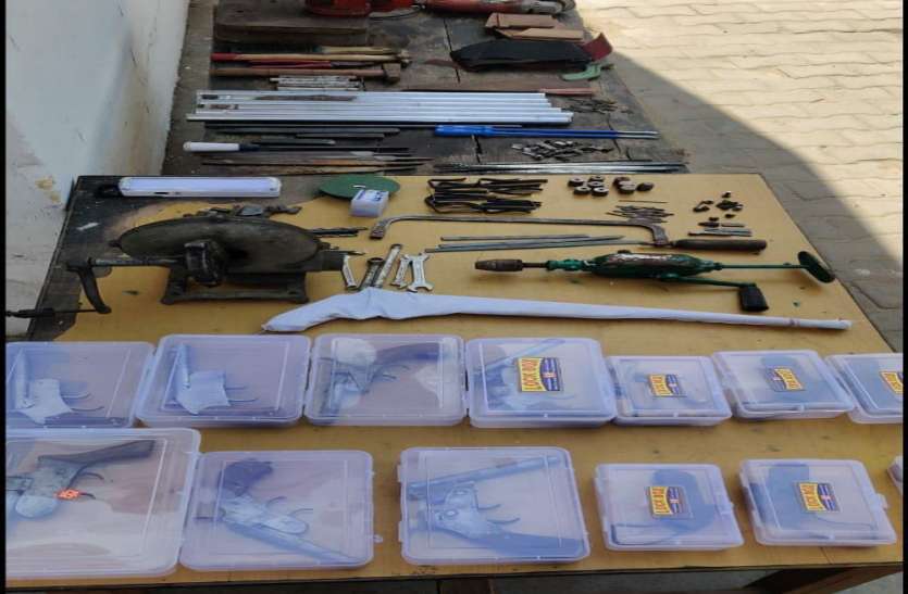 Illegal arms factory busted in Muzaffarnagar अवैध शस्त्र फैक्ट्री का भण्डाफोड,मिली बड़ी सफलता