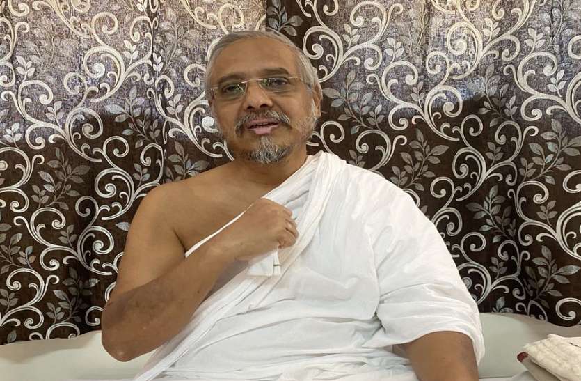 devendra0304.jpeg जीवन से बड़ा कोई चमत्कार नहीं: आचार्य देवेन्द्र सागर