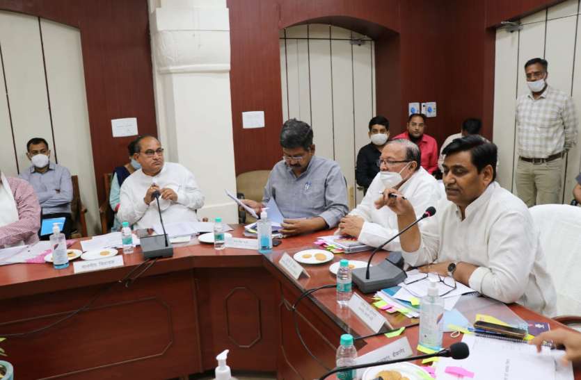 जनसहभागिता से संबंधित योजनाओं में जनप्रतिनिधियों से राय लें अधिकारी - डोटासरा जनसहभागिता से संबंधित योजनाओं में जनप्रतिनिधियों से राय लें अधिकारी - डोटासरा
