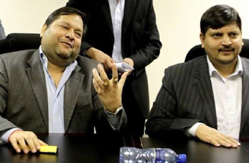 gupta.jpg अफ्रीकी रिजर्व बैंक ने भारतीय मूल के गुप्ता बंधुओं के 13 लाख डॉलर जब्त किए