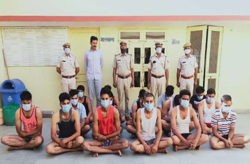Attack On Rakesh Tikait: Rajasthan Police Arrest 16 Accused राकेश टिकैत पर हमला करने के 16 आरोपी गिरफ्तार, पूर्व छात्रसंघ अध्यक्ष भी शामिल, पुलिस रिमांड पर भेजा