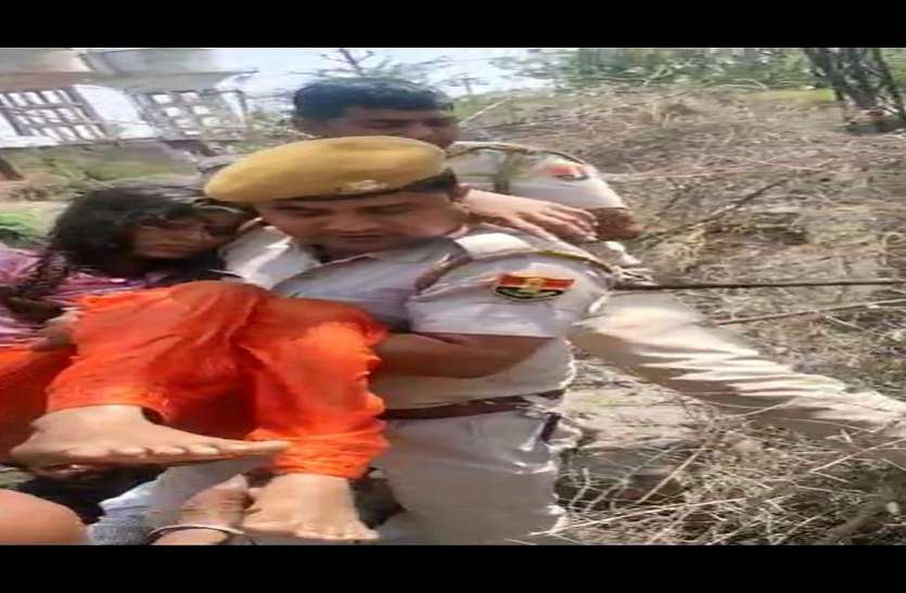 बेटे को नहर में डूबता देख मां ने लगाई छलांग बेटे को नहर में डूबता देख मां ने लगाई छलांग