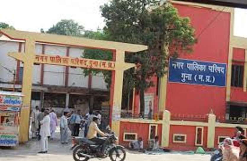 दस लाख के शव वाहन तो खरीदे अफसरों ने नहीं कराया रजिस्ट्रेशन,लगी दस लाख की चपत दस लाख के शव वाहन तो खरीदे अफसरों ने नहीं कराया रजिस्ट्रेशन,लगी दस लाख की चपत