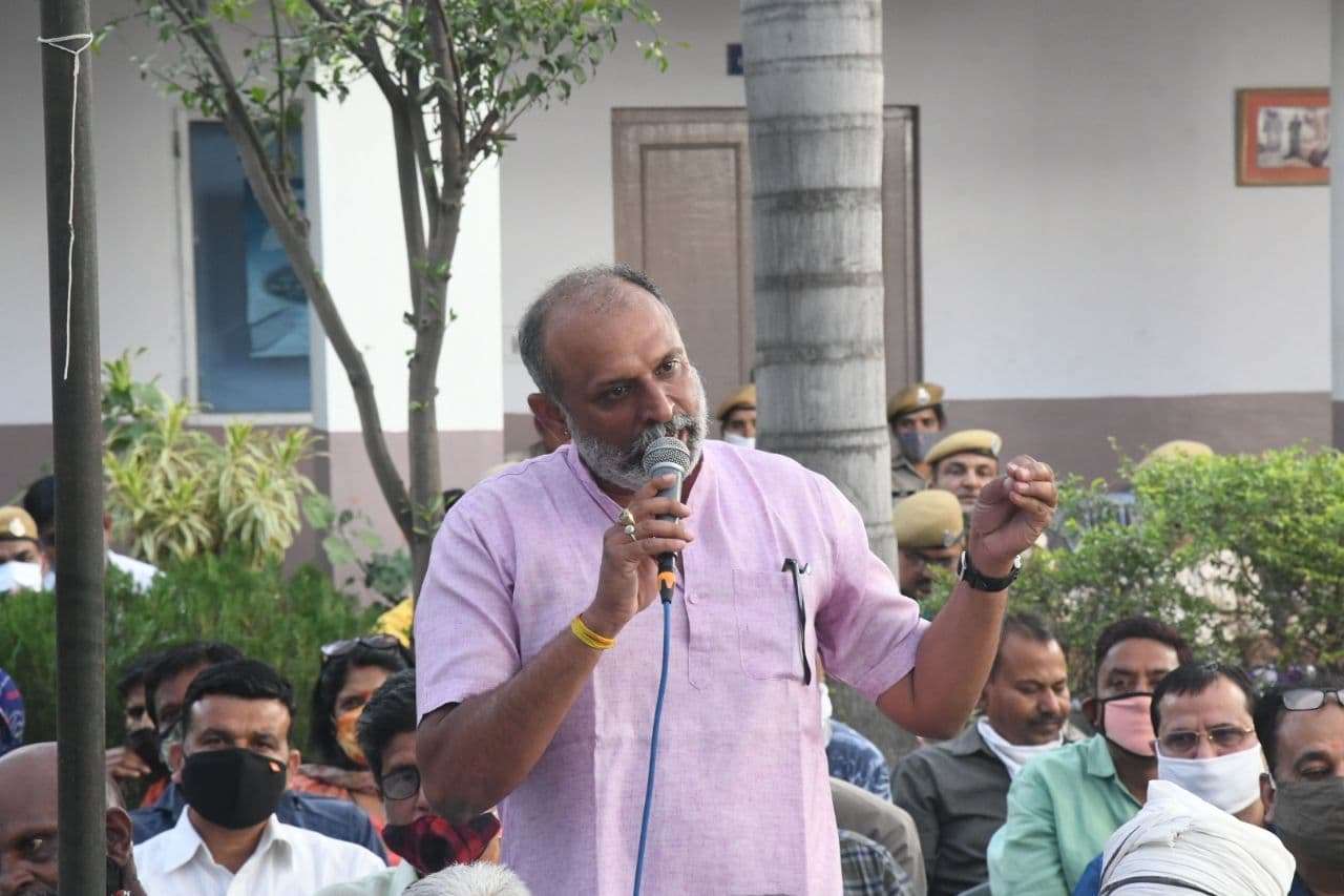 पुलिस-पब्लिक एकजुट होकर बोली- अब से कंधे से कंधा मिलाकर चलेंगे