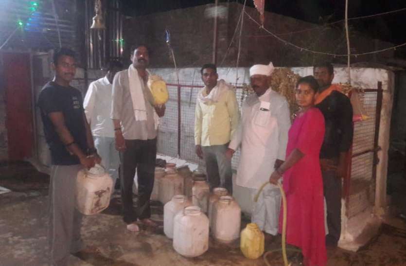 महत्वपूर्ण शहर में गर्मी के साथ पेयजल समस्या की गंभीर दस्तक, जिम्मेदार बेखबर, सांसद ने कही यह बात महत्वपूर्ण शहर में गर्मी के साथ पेयजल समस्या की गंभीर दस्तक, जिम्मेदार बेखबर, सांसद ने कही यह बात