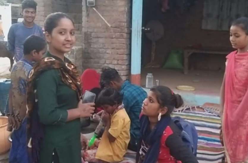 pinki_gautam.jpg UP Panchayat Chunav 2021 : आम से खास बनीं पिंकी गौतम, हर तरफ इनके ही चर्चे
