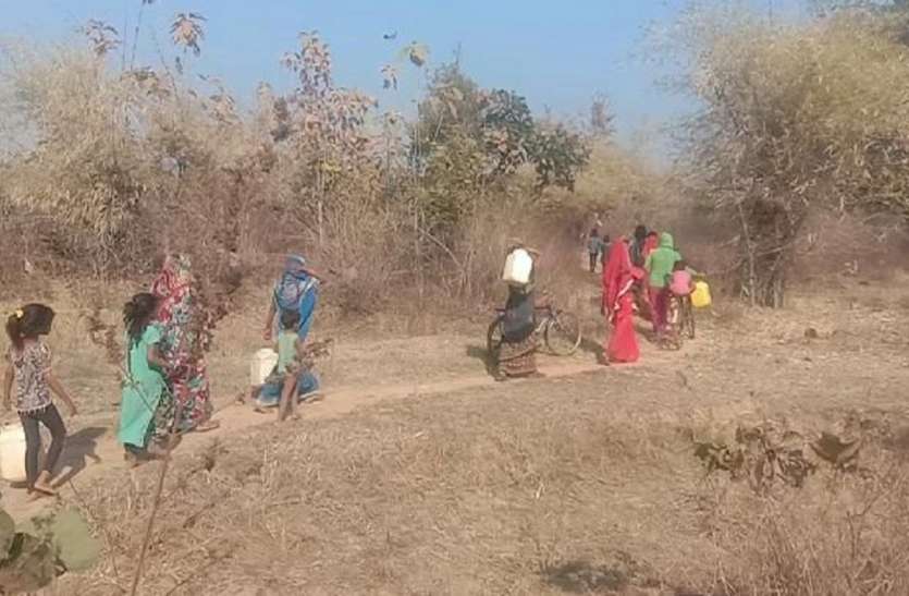 Drinking Water Crisis: Water level drags down 50-60 feet in April, water scarcity पेयजल संकट : अप्रैल में 50-60 फीट नीचे गिरा जलस्तर, पानी के लिए हाहाकार