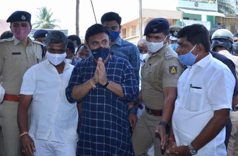 sudhakar.jpg कोरोना को लेकर मंत्री ने कहा, खुश तो हम भी नहीं