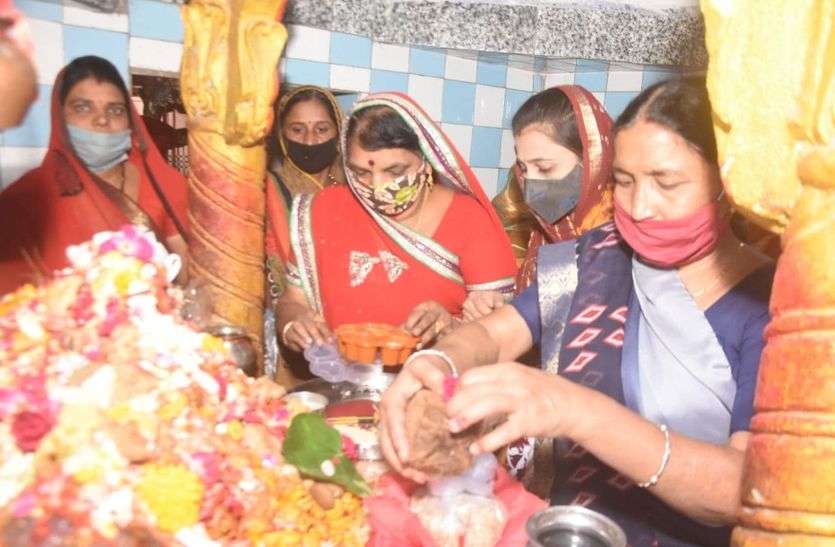 Shitala Saptami कोरोना के जाने की कामना के साथ मनाया शीतला सप्तमी पर्व VIDEO