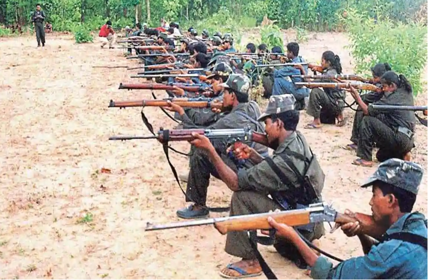 बेलगाम नक्सलियों की कमर तोड़ना जरूरी बेलगाम नक्सलियों की कमर तोड़ना जरूरी