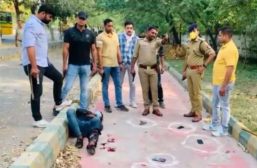 noida2.jpg Encounter: कुख्यात दुर्गेश गैंग के बदमाशों से मुठभेड़, पुलिस एक को गोली मारकर तीन को दबोचा