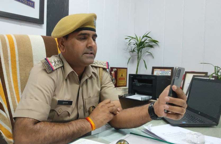 सड़कों पर खड़े लावारिस वाहन हटे, खत्म हो नशेडिय़ों के अड्डे सड़कों पर खड़े लावारिस वाहन हटे, खत्म हो नशेडिय़ों के अड्डे
