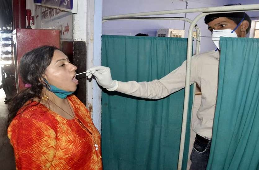 टीके से पहले अखर रहा टोटा, टैक्नीशियनों के अभाव में अटकी नमूनों की जांच टीके से पहले अखर रहा टोटा, टैक्नीशियनों के अभाव में अटकी नमूनों की जांच