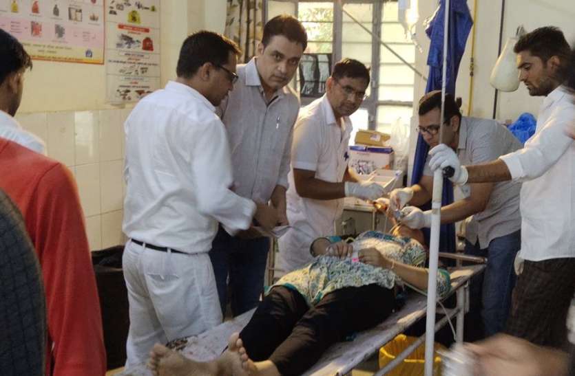 मुकदमा दर्ज कराने की रंजिश में पत्नी पर कुल्हाड़ी से वार कर हत्या का प्रयास मुकदमा दर्ज कराने की रंजिश में पत्नी पर कुल्हाड़ी से वार कर हत्या का प्रयास