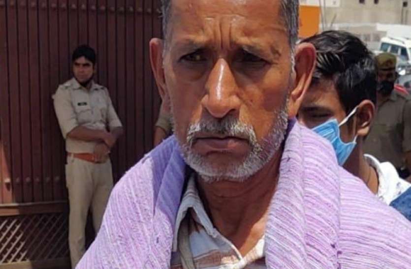agra.jpg विधायक से राष्ट्रपति तक 93 चुनाव लड़ चुके हसनूराम अब पत्नी के साथ पंचायत चुनाव में उतरे