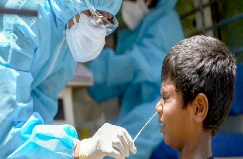 कोरोना बेकाबू : अब बच्चे भी आ रहे हैं चपेट में, यहां मिले 68 संक्रमित, एक की मौत कोरोना बेकाबू : अब बच्चे भी आ रहे हैं चपेट में, यहां मिले 68 संक्रमित, एक की मौत