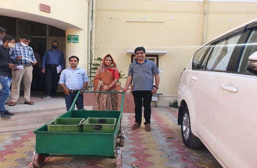 तंग गलियों में कचरा संग्रहण के लिए एक सप्ताह में आएगी हाथ गाड़ियां तंग गलियों में कचरा संग्रहण के लिए एक सप्ताह में आएगी हाथ गाड़ियां