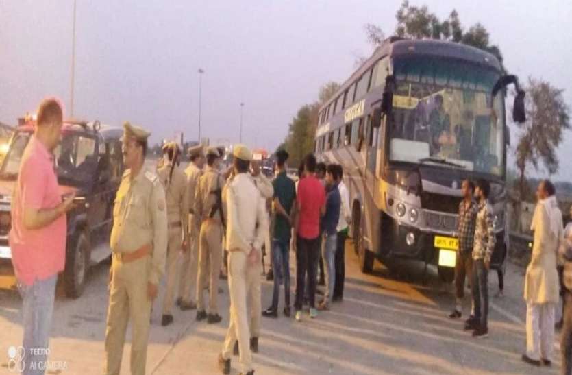mathura_1.jpg यमुना एक्सप्रेस-वे पर बस हाईजैक कर सवारियों से लूटपाट, हथियारों से लैस बदमाश आसानी से हुए फरार