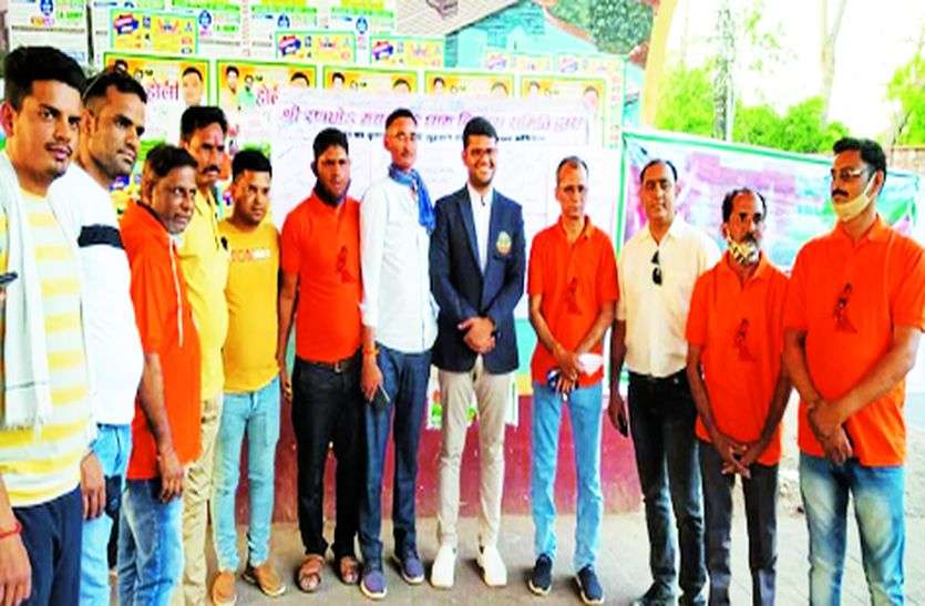 गुलाब बाग चौराहे पर चलाया हस्ताक्षर अभियान गुलाब बाग चौराहे पर चलाया हस्ताक्षर अभियान