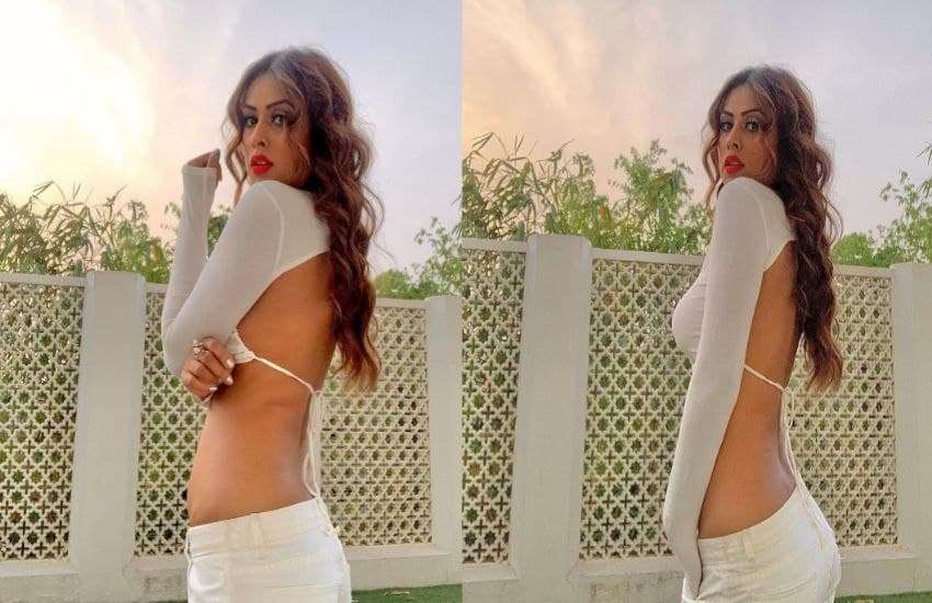 niasharma17.jpg