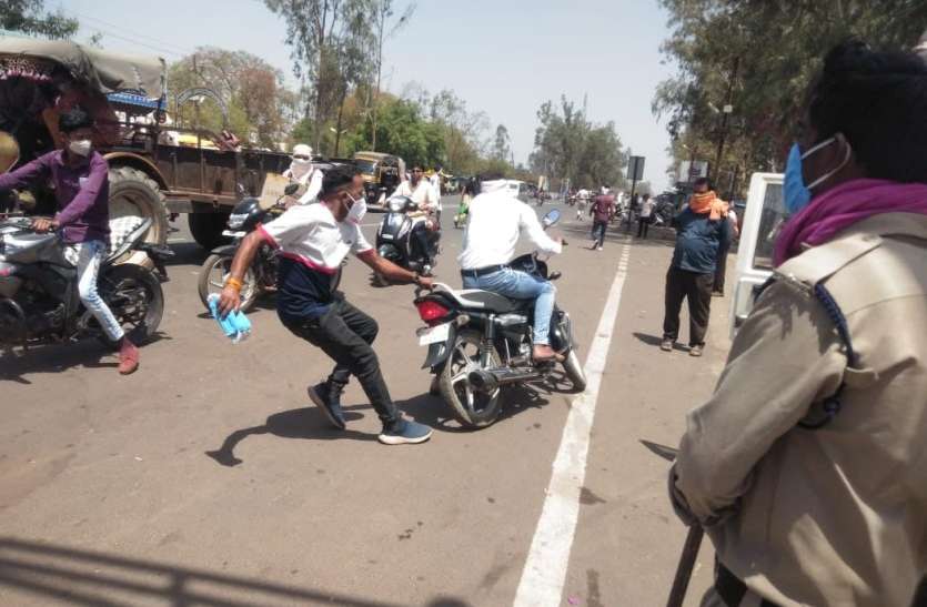 मंत्री-विधायक से लगवाया फोन, फिर भी बंद रहना पड़ा खुली जेल में मंत्री-विधायक से लगवाया फोन, फिर भी बंद रहना पड़ा खुली जेल में