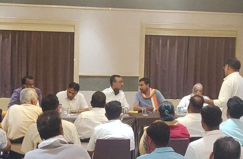 Ajay Maken gave the mantra to the workers to win the by-election प्रभारी अजय माकन ने कार्यकर्ताओं को उपचुनाव जीत का मंत्र दिया
