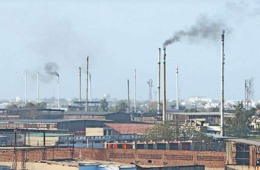 14 कपड़ा इकाइयों पर 10-10 लाख रुपए की पैनल्टी 14 कपड़ा इकाइयों पर 10-10 लाख रुपए की पैनल्टी