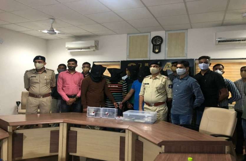 मुंबई में 160 करोड़ की डकैती से पहले सूरत में पकड़े गए मुंबई में 160 करोड़ की डकैती से पहले सूरत में पकड़े गए