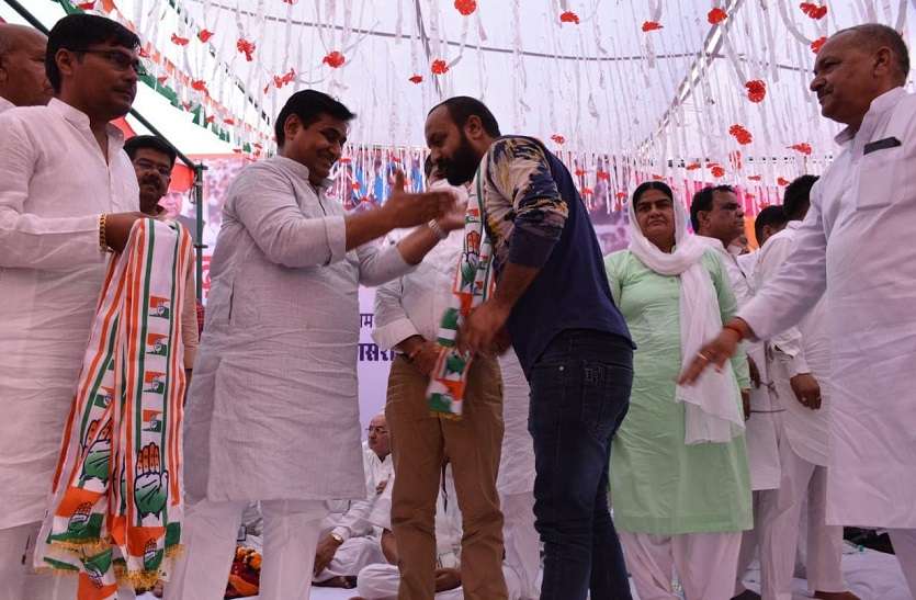 govind dotasara उपचुनाव में कांग्रेस ने तेज किया प्रचार अभियान, नेताओं के ताबड़तोड़ दौरे शुरू