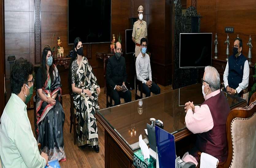 राज्यपाल से मिले भारतीय विदेश सेवा के प्रशिक्षु अधिकारी राज्यपाल से मिले भारतीय विदेश सेवा के प्रशिक्षु अधिकारी