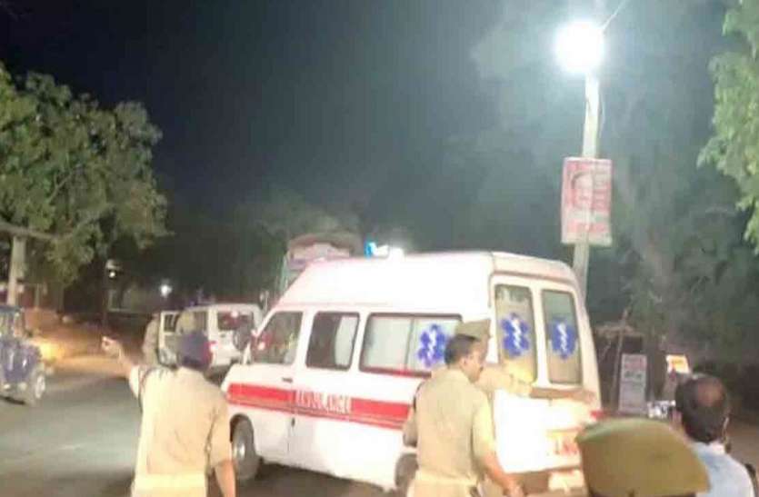 जब यहां मवेशियों के झुंड ने रोका मुख्तार का काफिला, मचा हडकम्प तो सुरक्षा बलों में दिखाई दी चौकसी जब यहां मवेशियों के झुंड ने रोका मुख्तार का काफिला, सुरक्षा बलों में दिखाई दी चौकसी