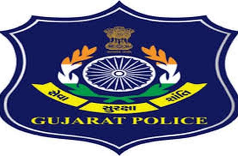 ऑटो रिक्शा में लोगों के जेब तराशने वाले चार गिरफ्तार ऑटो रिक्शा में लोगों के जेब तराशने वाले चार गिरफ्तार