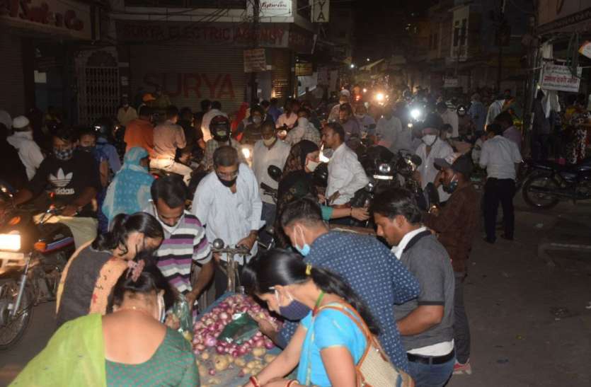 भयावह कोरोना के आगे बौनी व्यवस्था भयावह कोरोना के आगे बौनी व्यवस्था