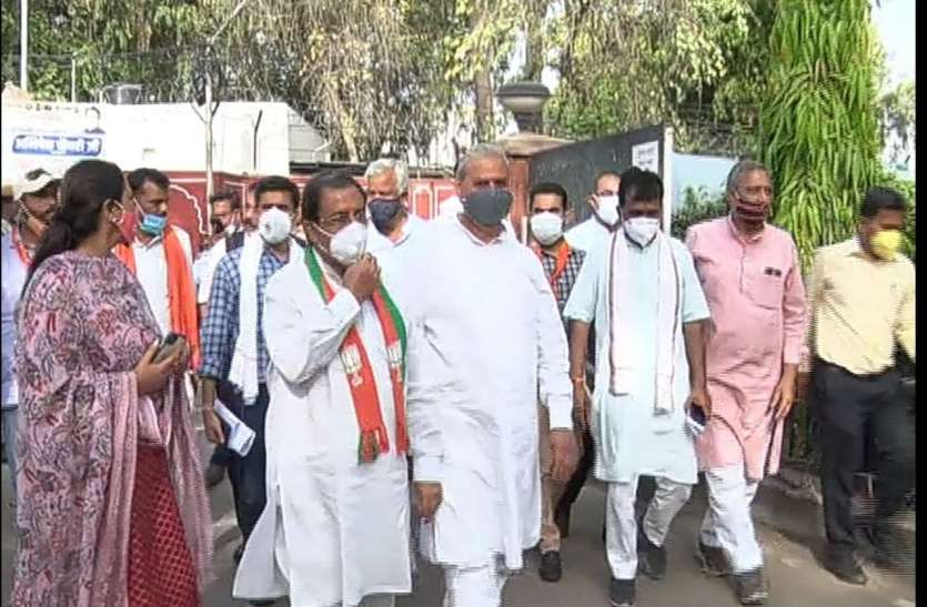 सिविल लाइन फाटक पर शव के साथ रातभर सड़क पर धरना देगी भाजपा सिविल लाइन फाटक पर शव के साथ रातभर सड़क पर धरना देगी भाजपा