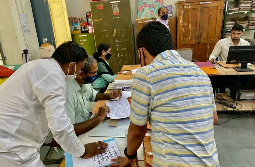 .शिक्षक भर्ती 2018-19 के अध्यापकों के स्थायीकरण की रखी मांग .शिक्षक भर्ती 2018-19 के अध्यापकों के स्थायीकरण की रखी मांग