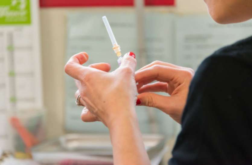 corona_vaccine.jpg अतिसंवेदनशील लोगों को प्राथमिकता से मिले वैक्सीन